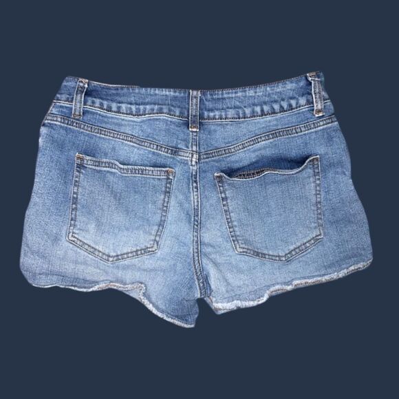 Maurices Mid Rise Denim Light Wash Shorts Size 6 #44 - Picture 4 of 5